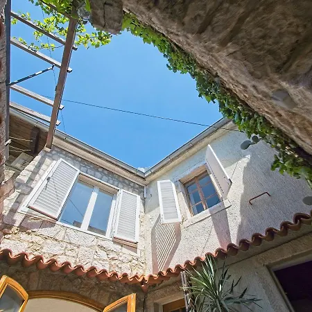 Charming Stone House Holiday home *